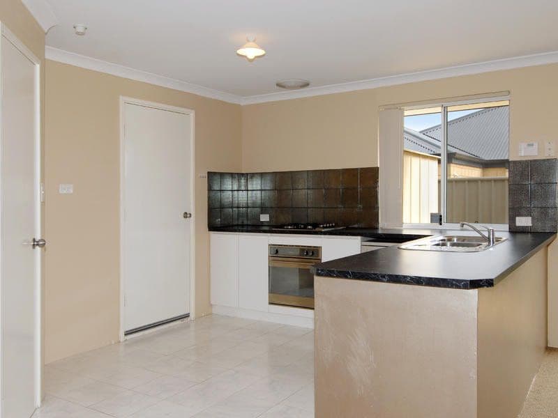 17 WEYBRIDGE Drive, WELLARD WA 6170, Wellard - Thumbnail 2