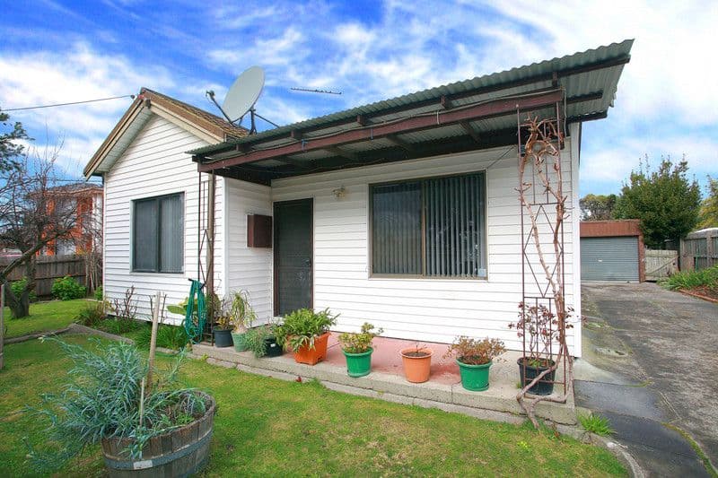 10 Oak Grove, SPRINGVALE VIC 3171, Springvale - Image 1
