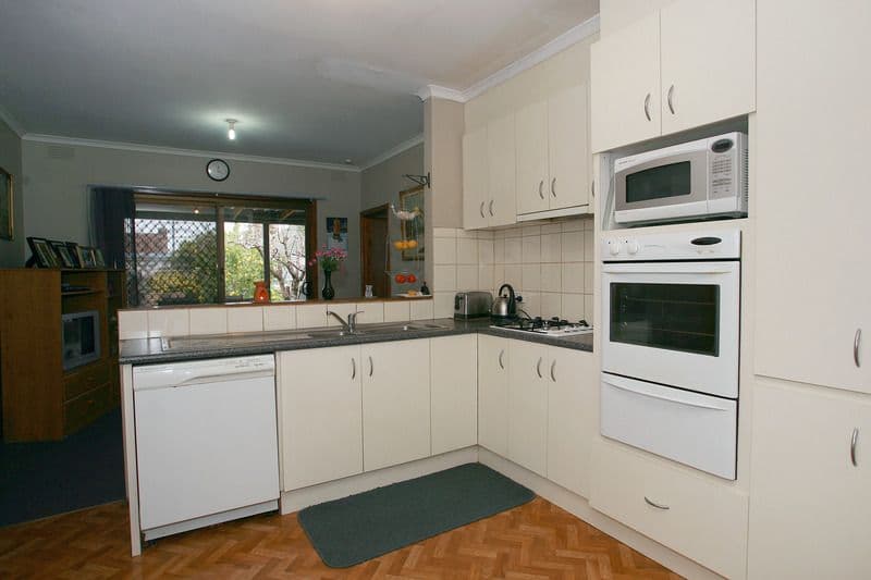 10 Oak Grove, SPRINGVALE VIC 3171, Springvale - Thumbnail 2