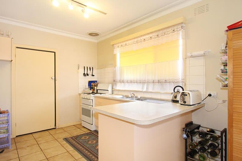 4 Oakes Avenue, CLAYTON SOUTH VIC 3169, Clayton South - Thumbnail 3