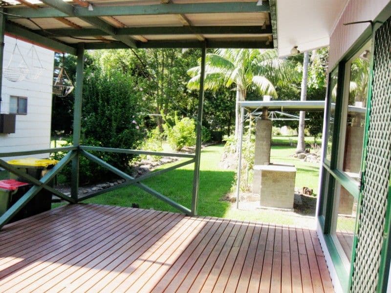 10 Surfside Avenue, MOSSY POINT NSW 2537, Mossy Point - Thumbnail 2