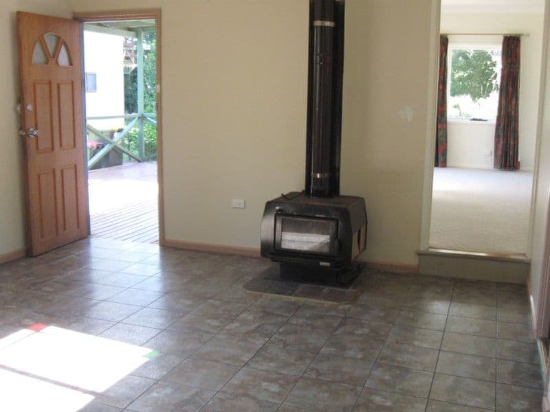 10 Surfside Avenue, MOSSY POINT NSW 2537, Mossy Point - Thumbnail 4