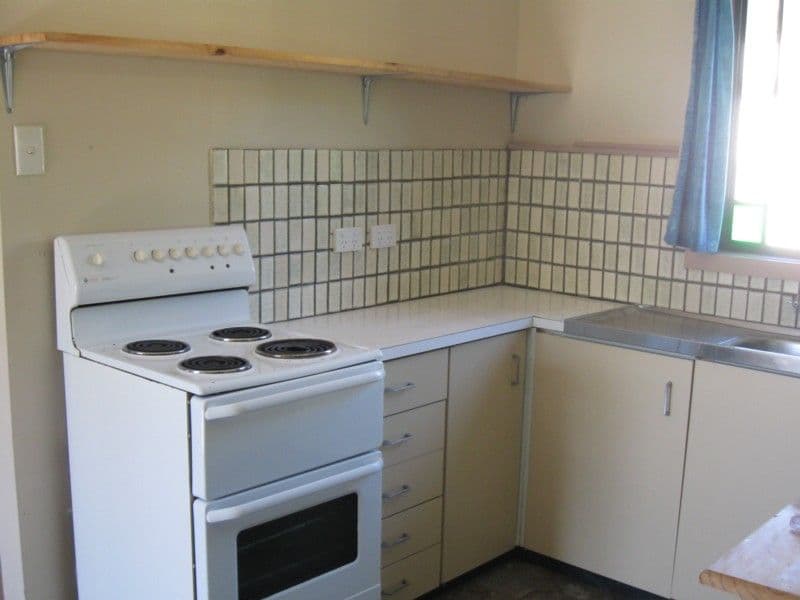 10 Surfside Avenue, MOSSY POINT NSW 2537, Mossy Point - Thumbnail 5