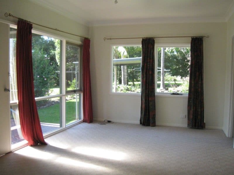 10 Surfside Avenue, MOSSY POINT NSW 2537, Mossy Point - Thumbnail 6