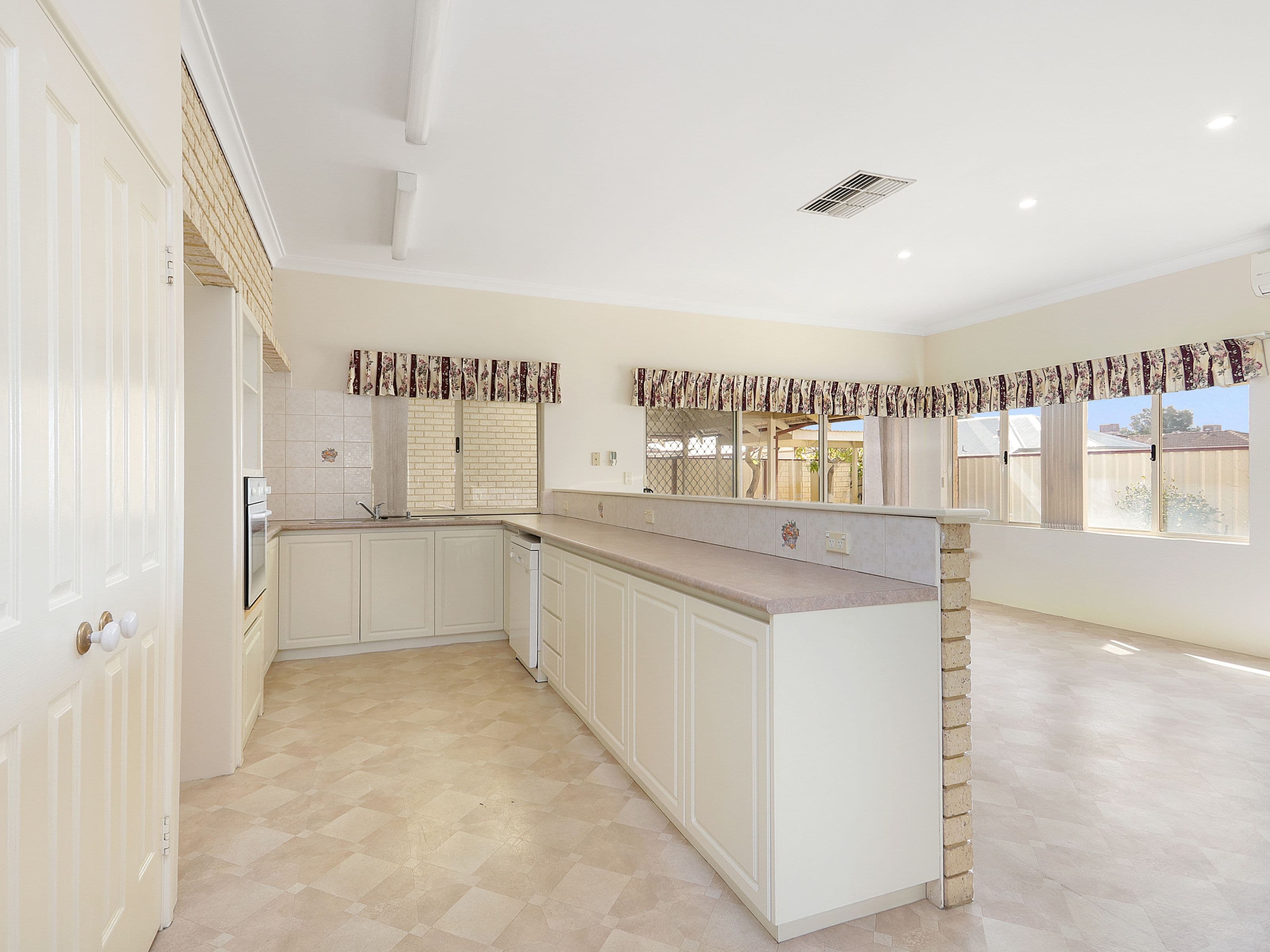 52 Renou Street, East Cannington WA 6107, East Cannington - Thumbnail 2