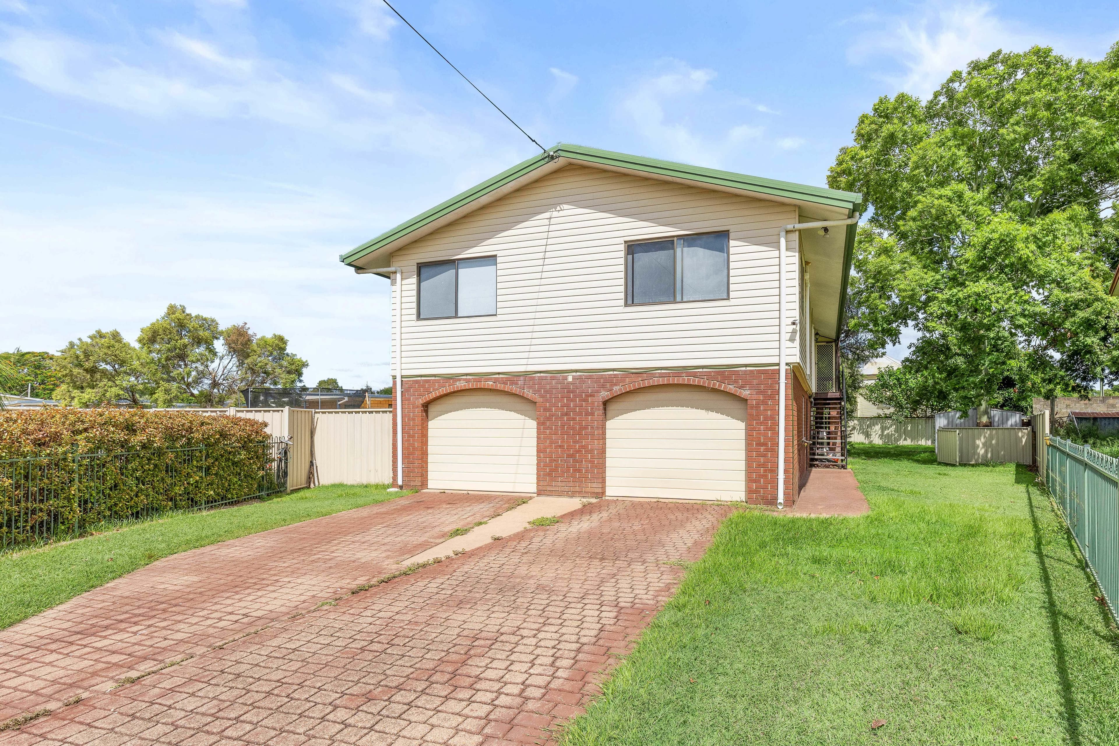 11 Gibson Grove, Emerald QLD 4720, Emerald - Image 1