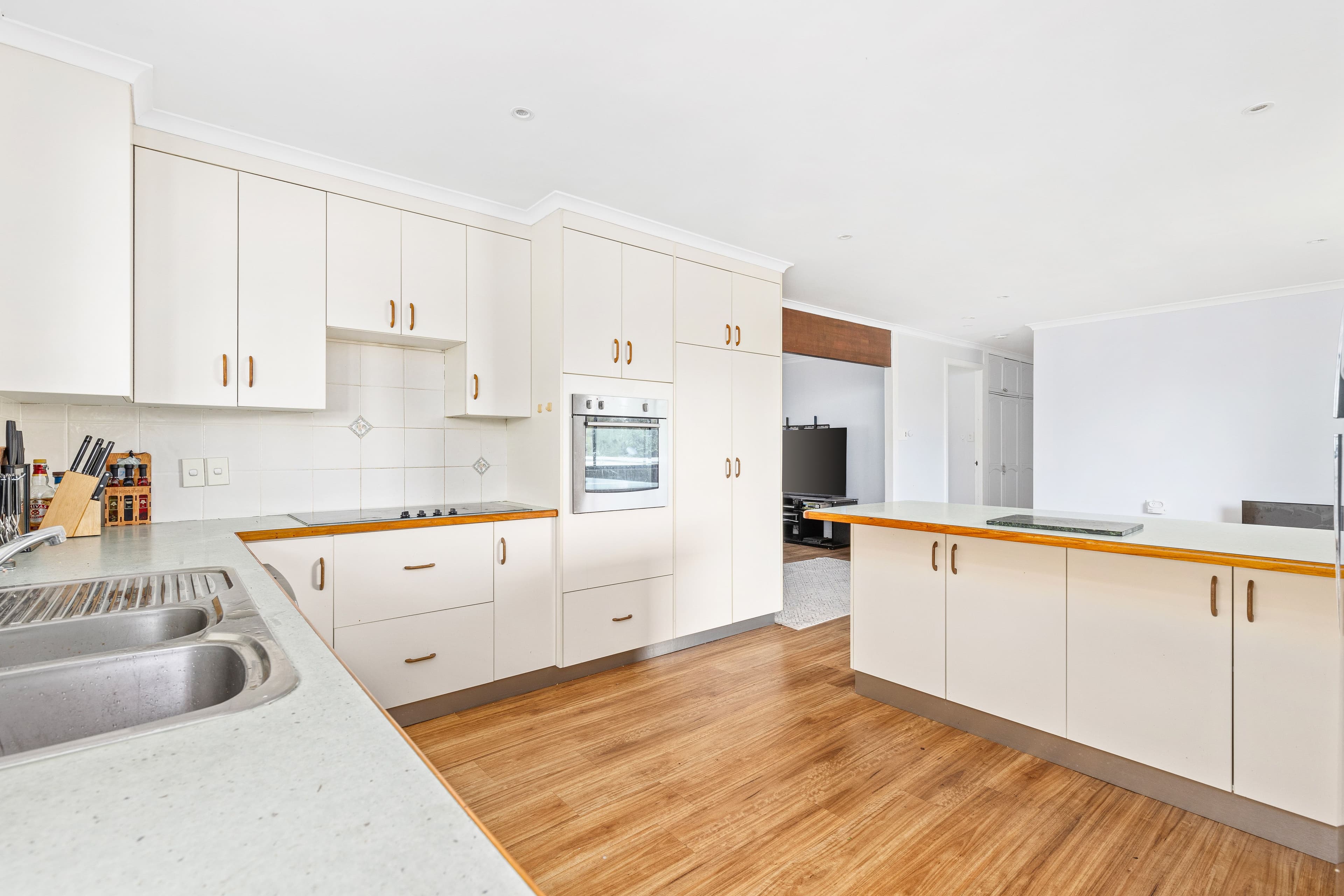 11 Gibson Grove, Emerald QLD 4720, Emerald - Thumbnail 4