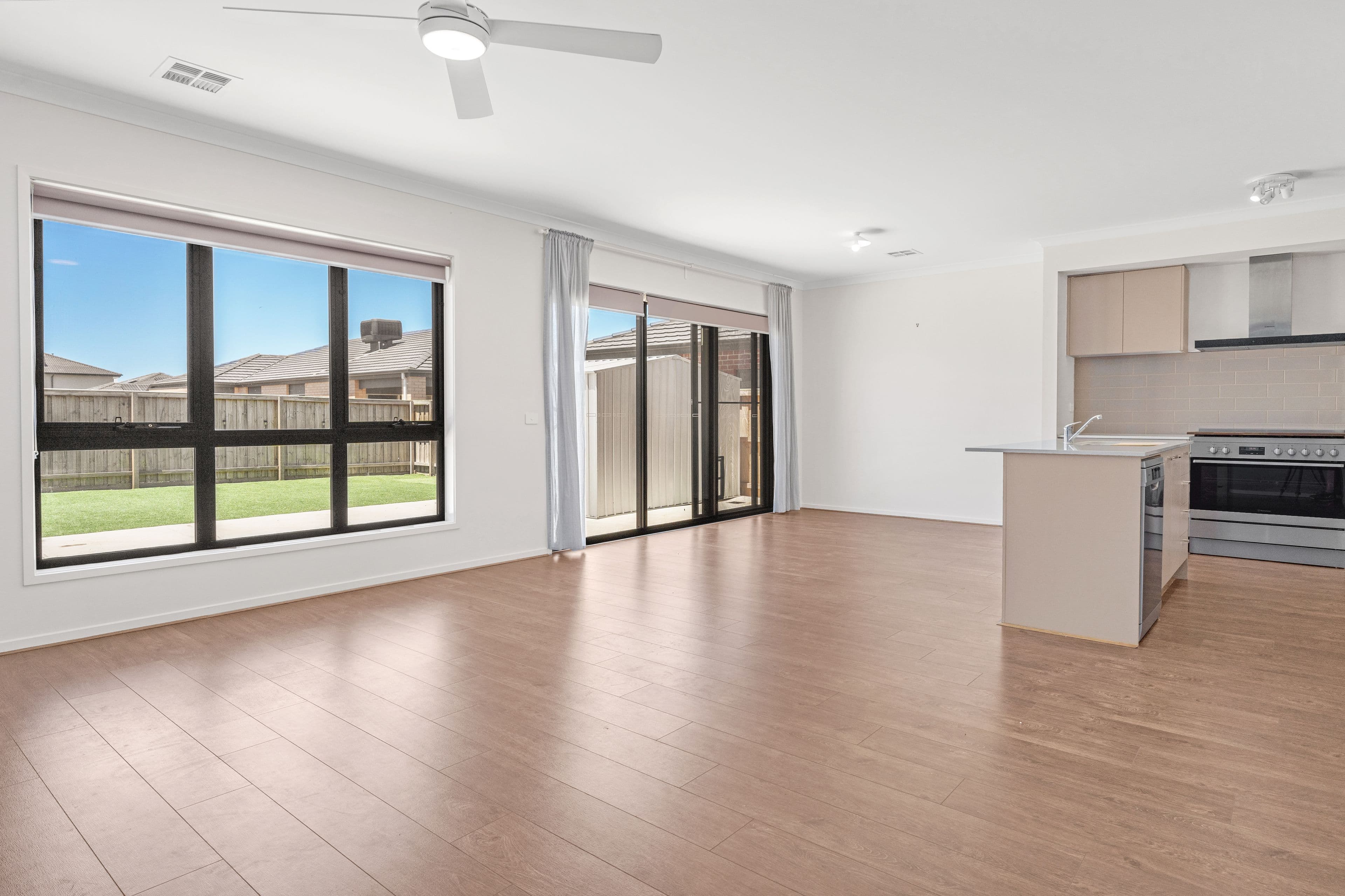 49 Showbridge Way, Werribee VIC 3030, Werribee - Thumbnail 7