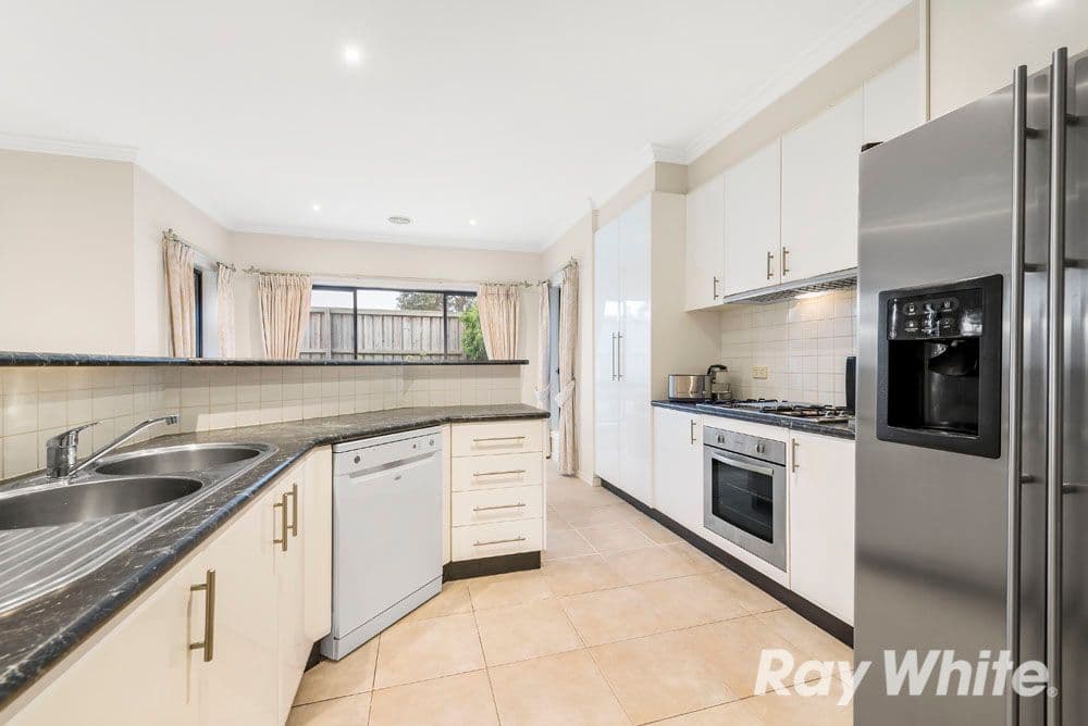 31 Buttress Crescent, South Morang VIC 3752, South Morang - Thumbnail 3