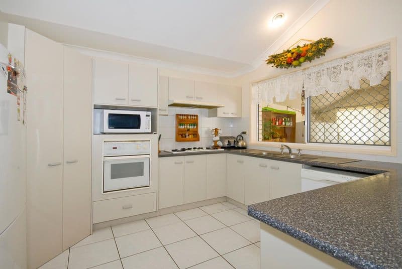 29 Swan Lake Crescent, CALAMVALE QLD 4116, Calamvale - Thumbnail 3
