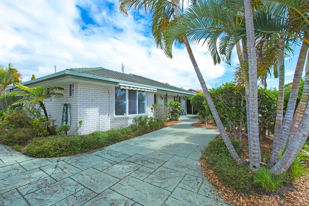 47 Honeymyrtle Drive, Banora Point - Image 1