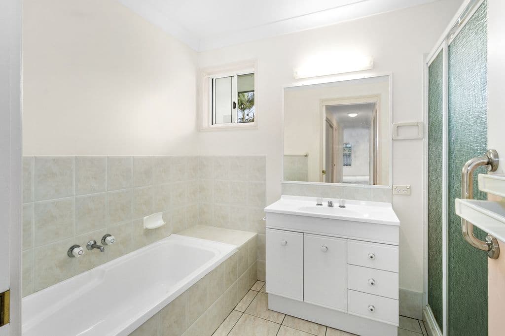 47 Honeymyrtle Drive, Banora Point - Thumbnail 5