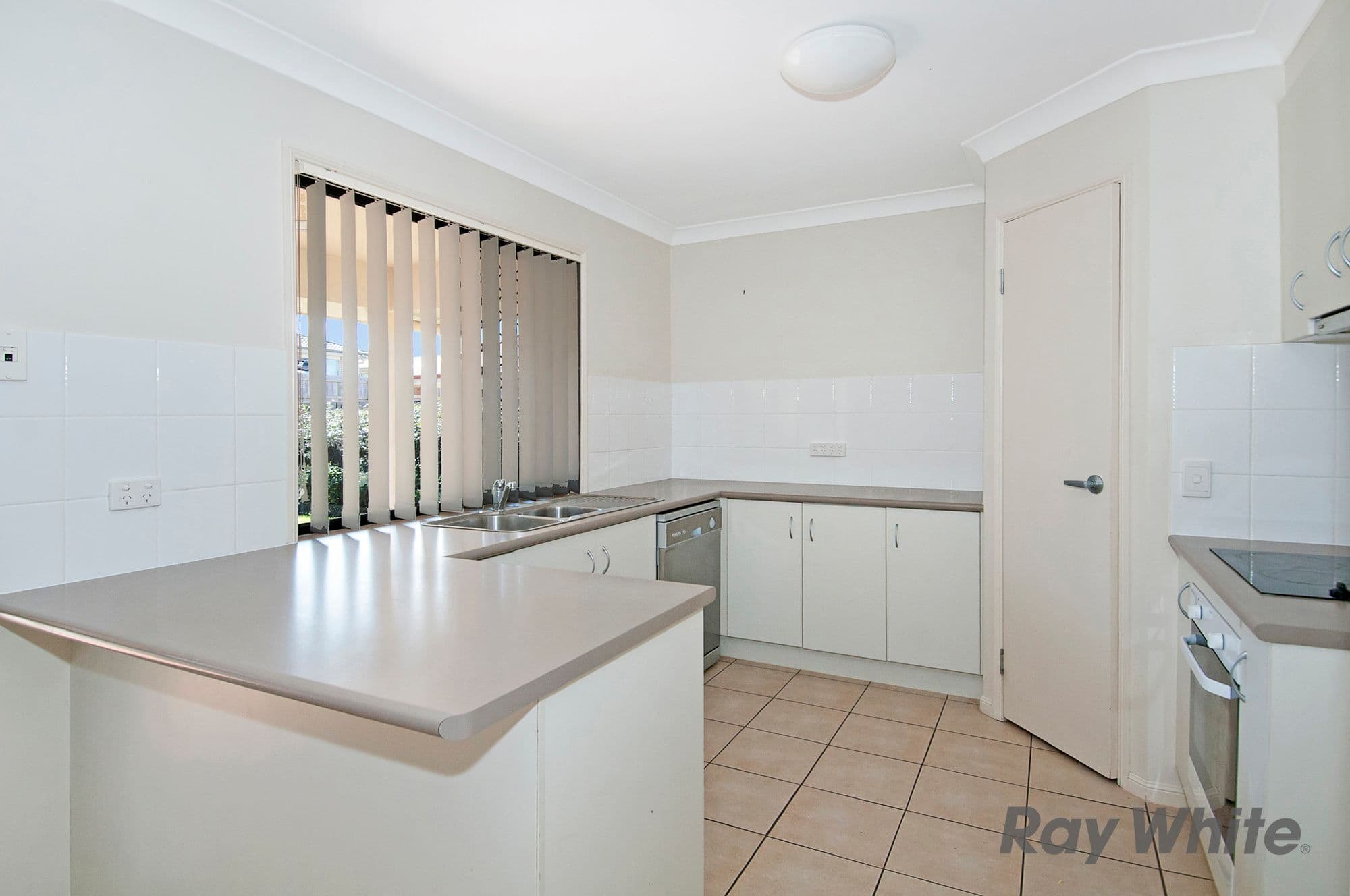 35 Lockyer Place, Crestmead QLD 4132, Crestmead - Thumbnail 4