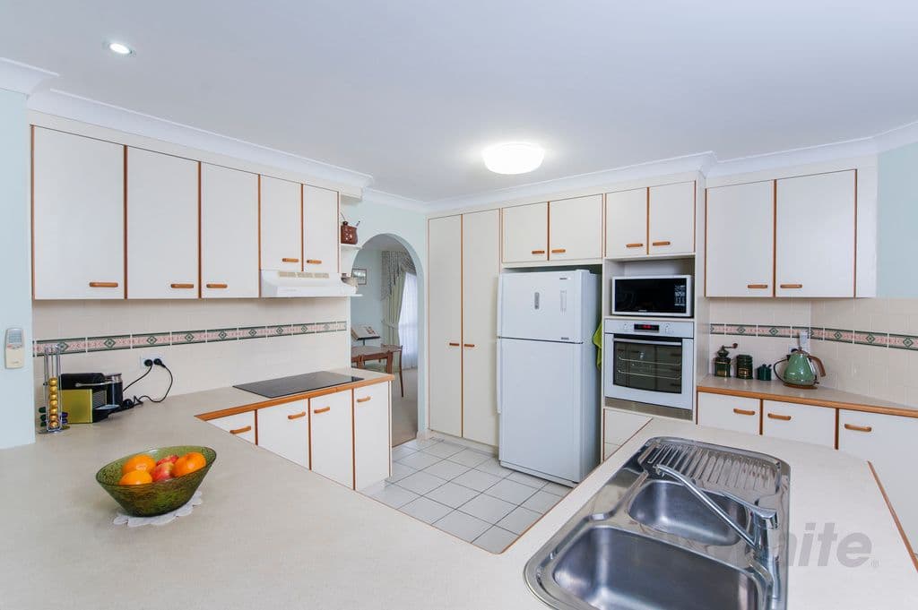 18 Bellflower Place, CALAMVALE QLD 4116, Calamvale - Thumbnail 2
