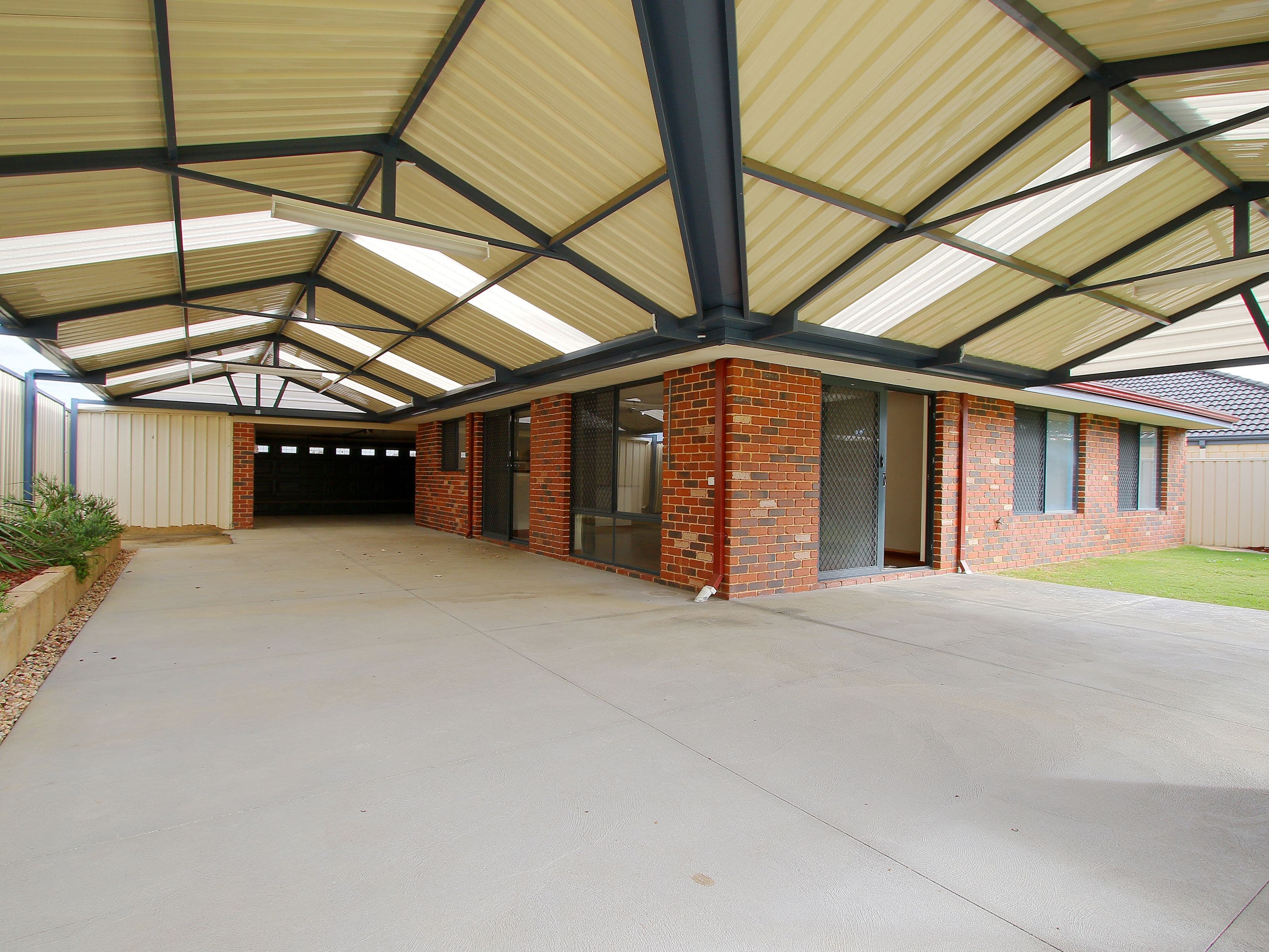 111 Fruit Tree Crescent, Forrestfield WA 6058, Forrestfield - Thumbnail 4