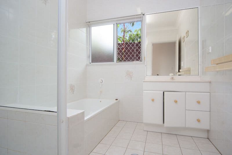 31 Currawong Street, BAYVIEW HEIGHTS QLD 4868, Bayview Heights - Thumbnail 8