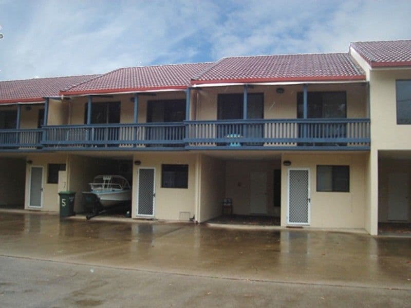5 Pleasant Drive, CANNONVALE QLD 4802, Cannonvale - Thumbnail 2
