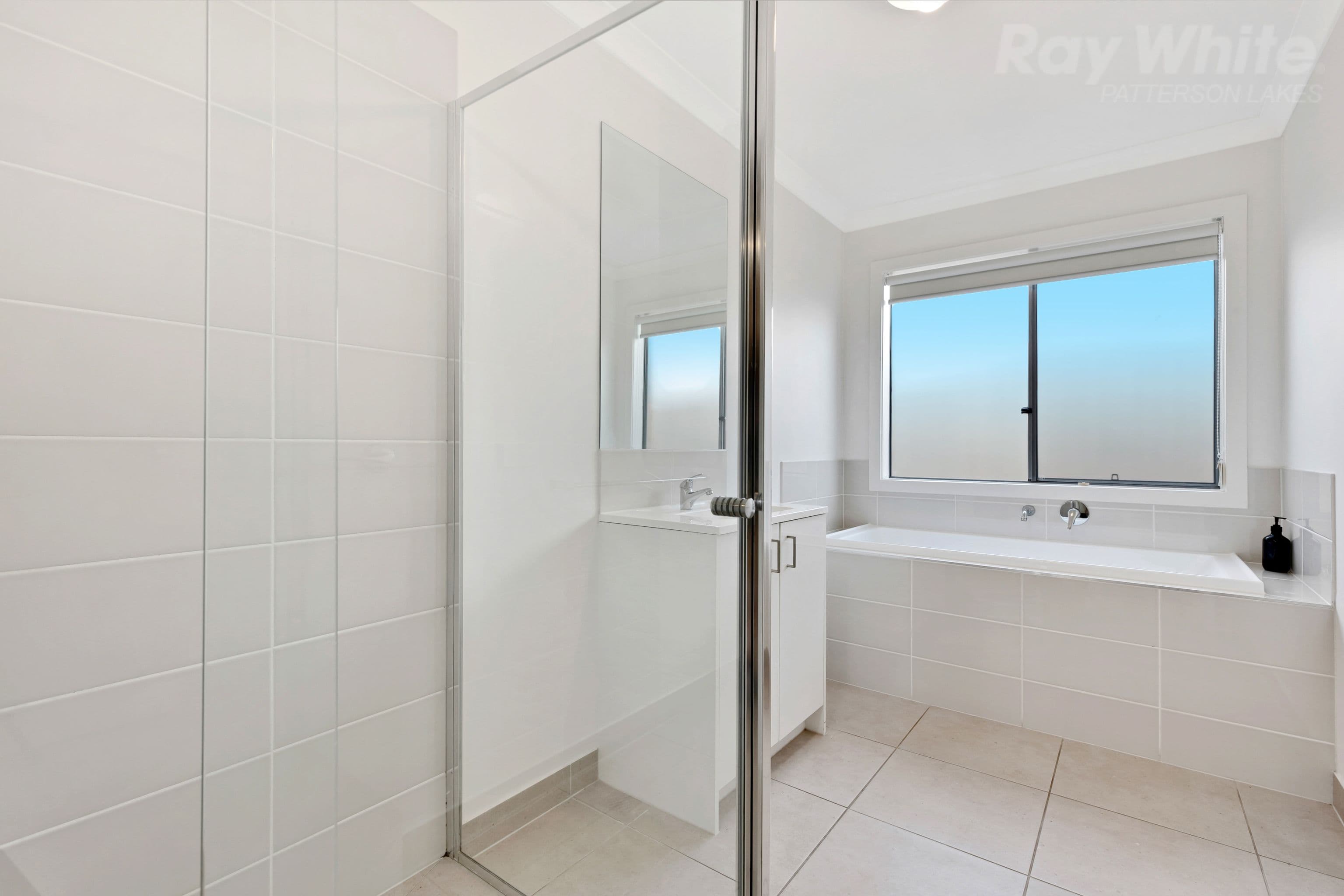 16 Cabernet Way, Pakenham VIC 3810, Pakenham - Thumbnail 7