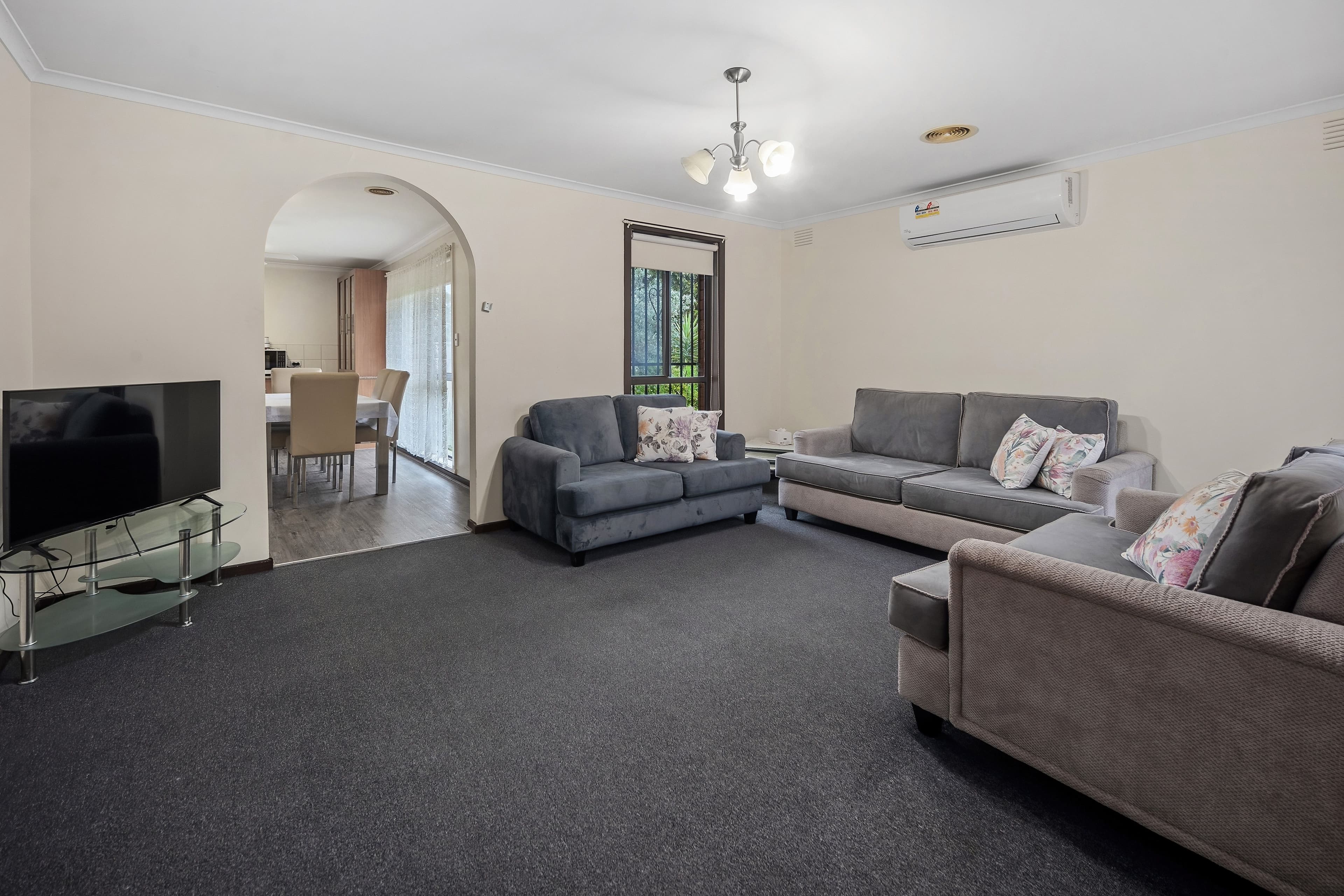 33 Madera Drive, Thomastown VIC 3074, Thomastown - Thumbnail 2