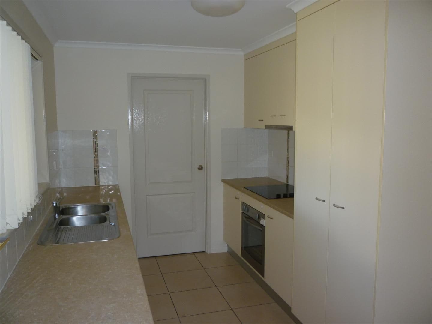 9 Tawarra Crescent, Gracemere QLD 4702, Gracemere - Thumbnail 2