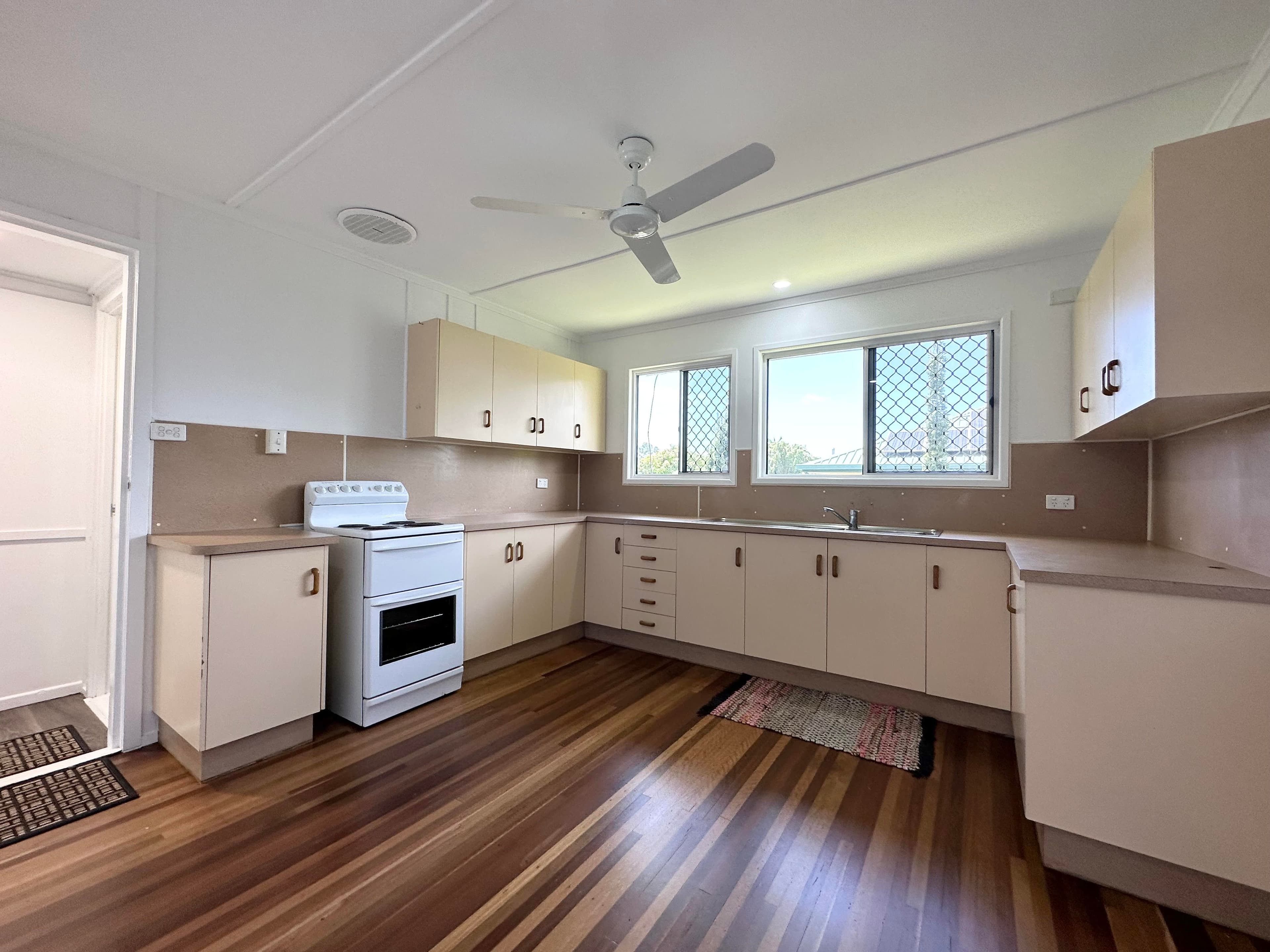 30 Atherton Street, Sarina QLD 4737, Sarina - Thumbnail 5
