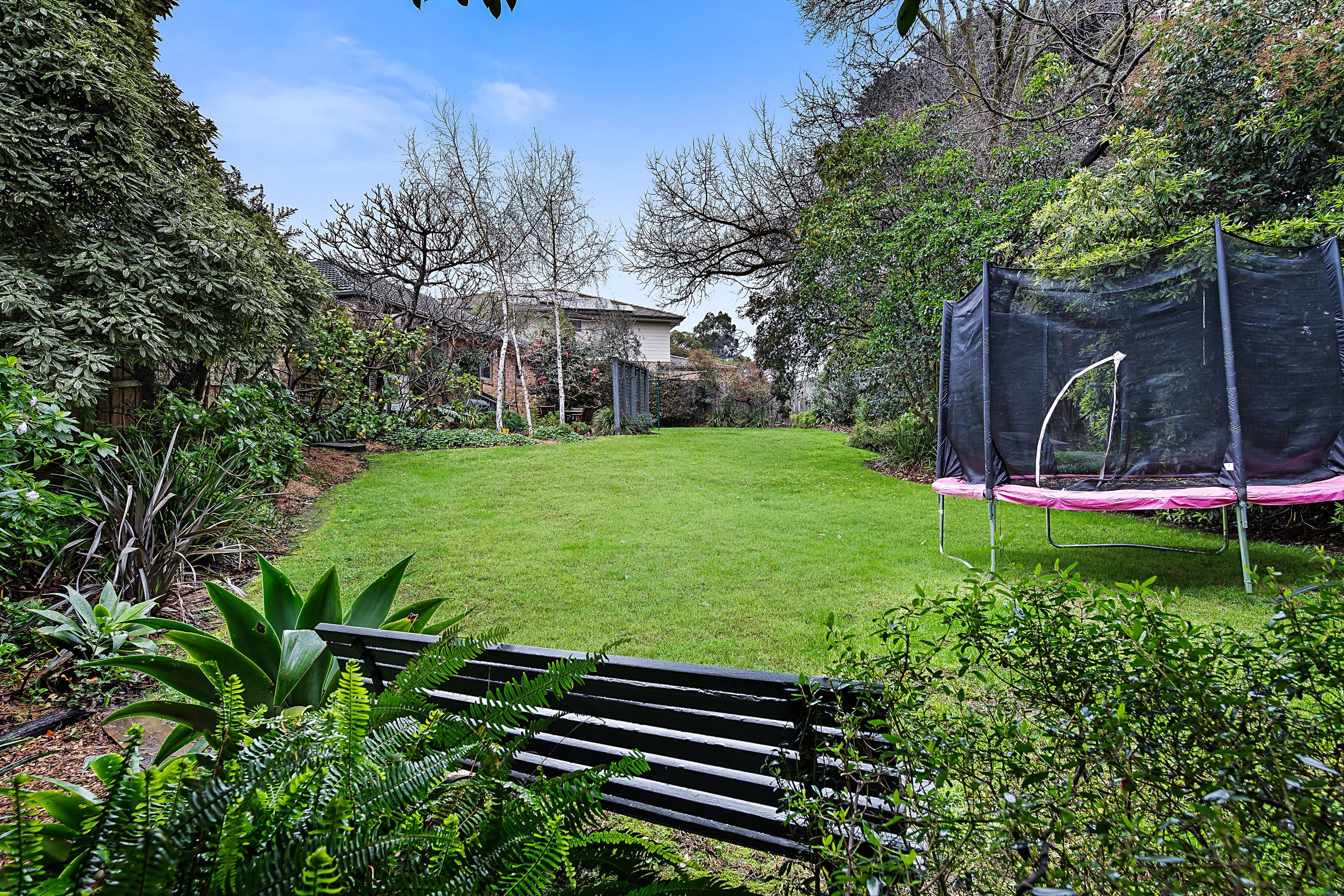 4 Rowan Court, Mount Waverley VIC 3149, Mount Waverley - Thumbnail 3