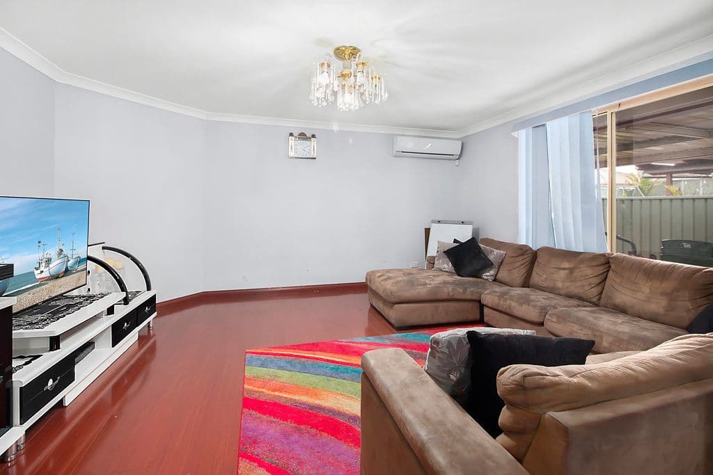 6 Delambre Place, Hinchinbrook - Thumbnail 2