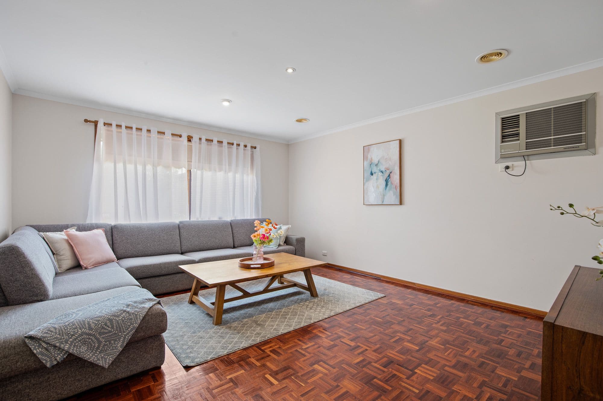 12 Riverside Avenue, Werribee VIC 3030, Werribee - Thumbnail 3