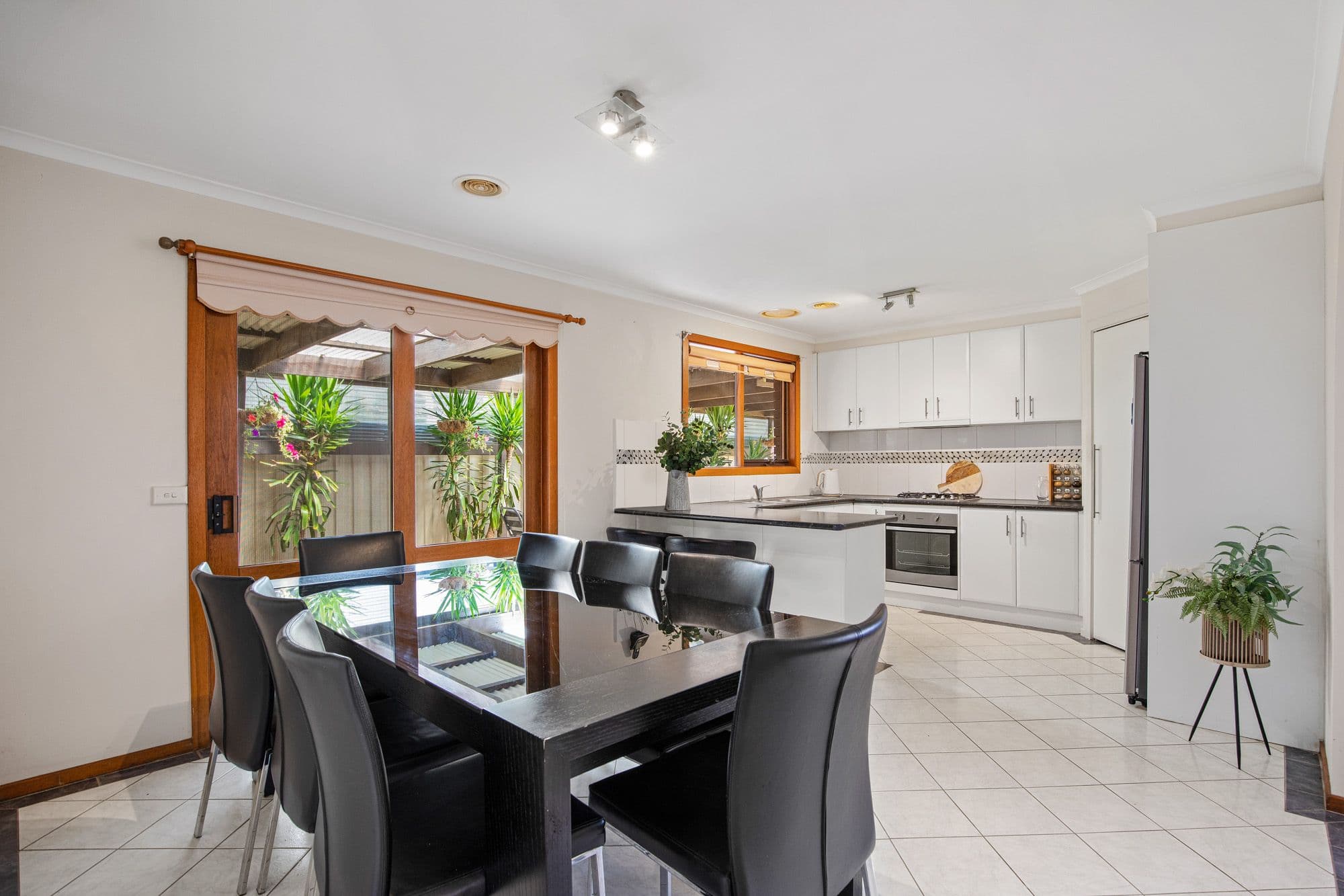 12 Riverside Avenue, Werribee VIC 3030, Werribee - Thumbnail 5