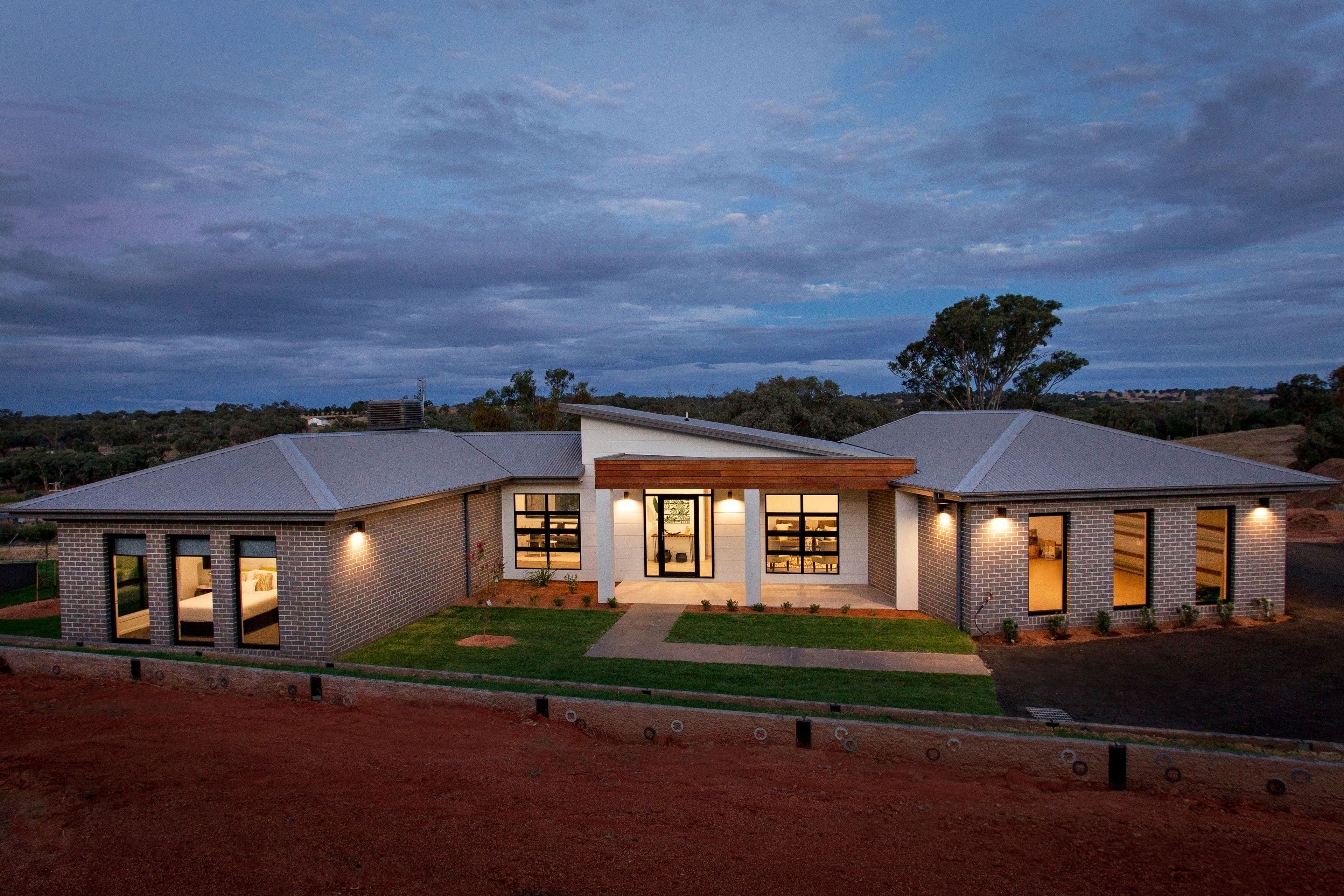 14 Matilda Place, Young - Image 1