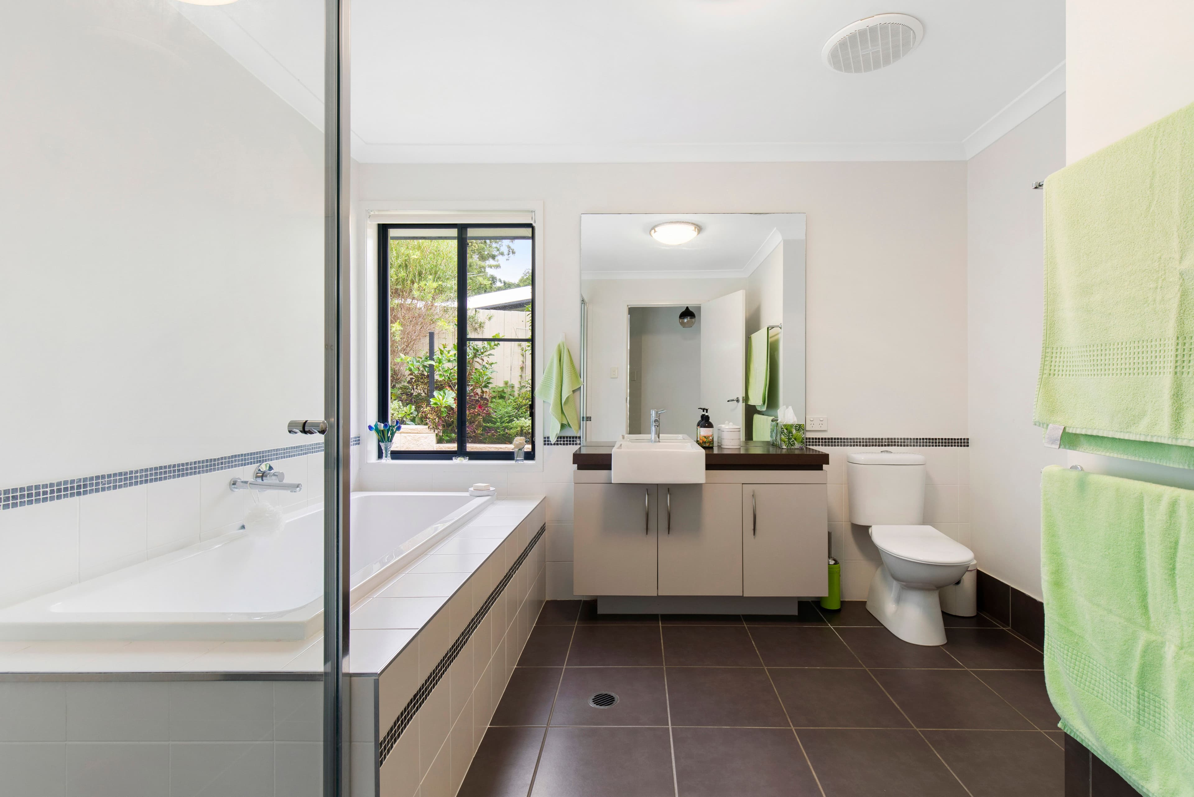 16 Smerdon Way, Glass House Mountains QLD 4518, Glass House Mountains - Thumbnail 6