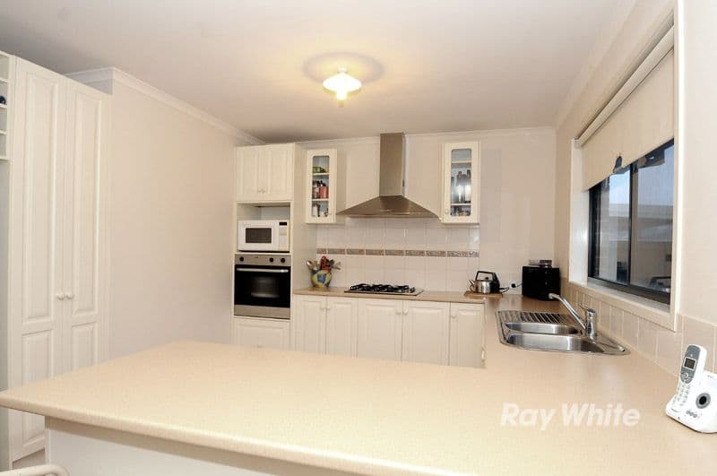 26 Lansbury Drive, NARRE WARREN SOUTH VIC 3805, Narre Warren South - Thumbnail 4