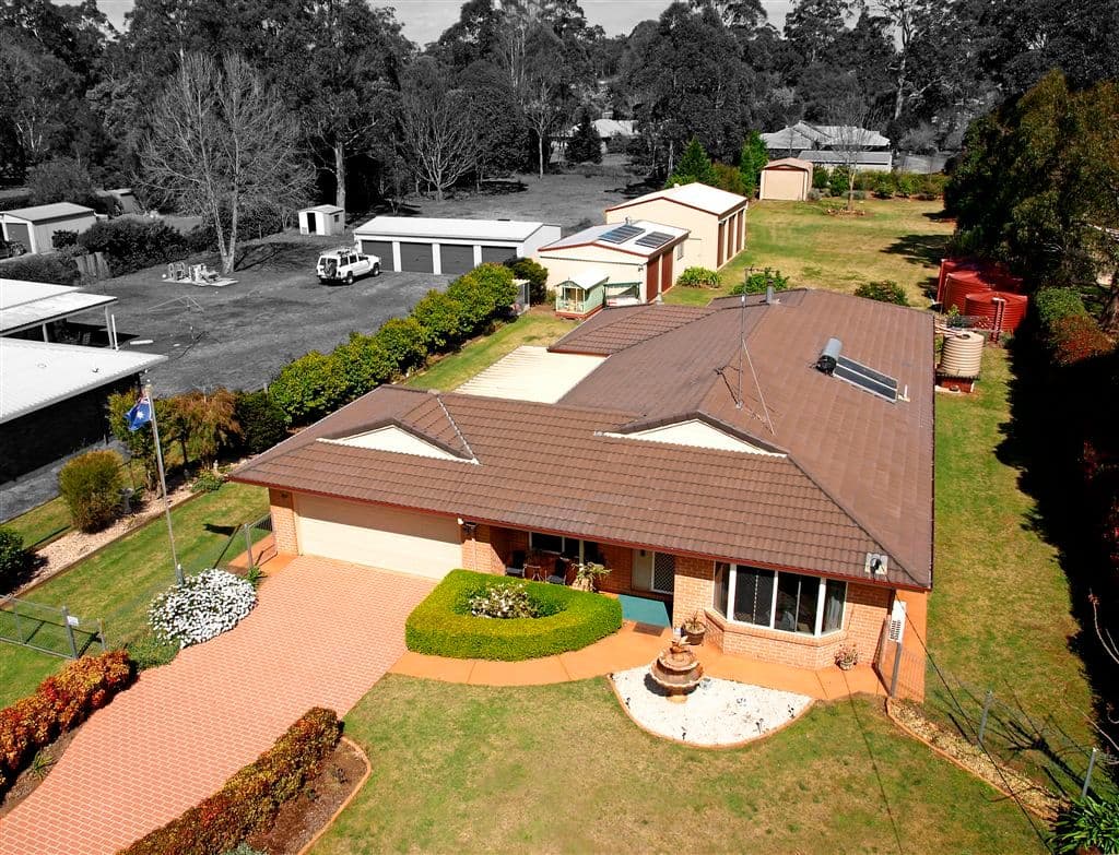 11 Cecil Crescent, HIGHFIELDS QLD 4352, Highfields - Thumbnail 2