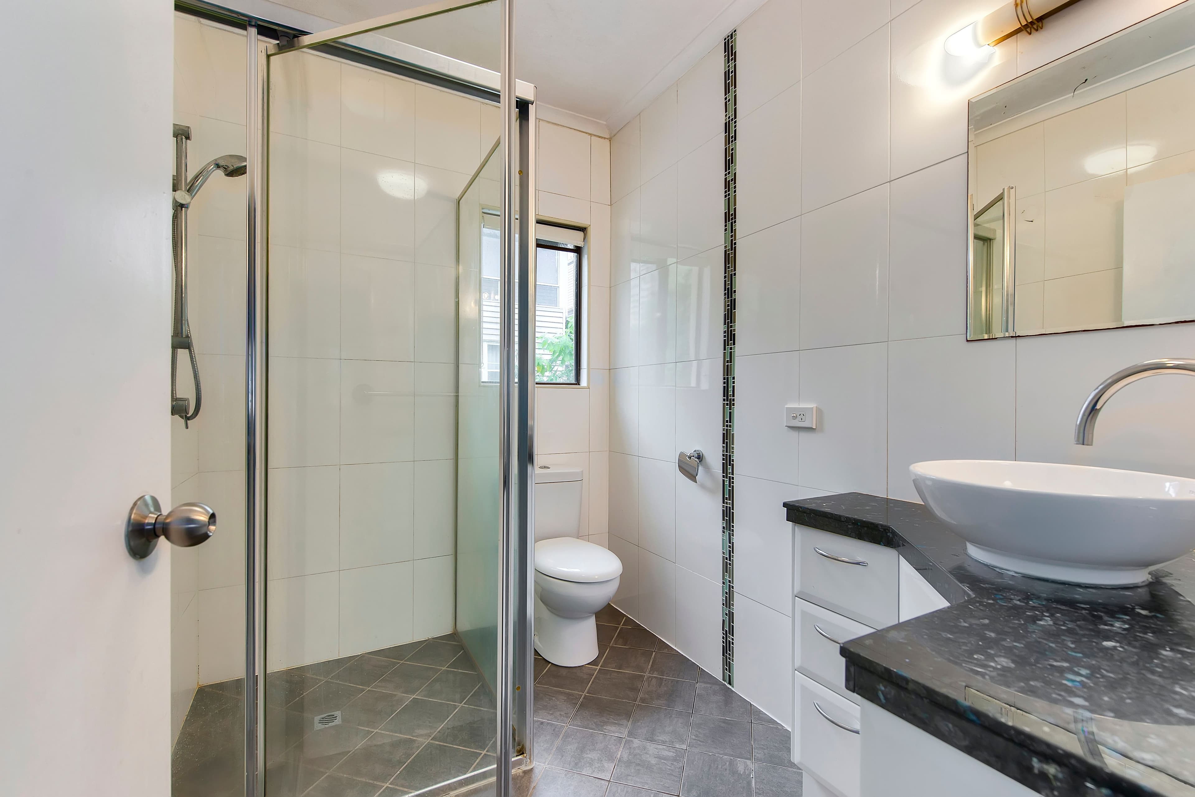 130 Kennigo Street, Spring Hill QLD 4000, Spring Hill - Thumbnail 4