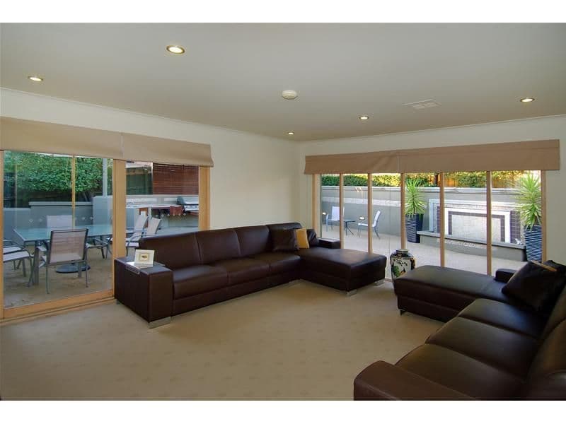 8 Golflinks Drive, MILL PARK VIC 3082, Mill Park - Thumbnail 6