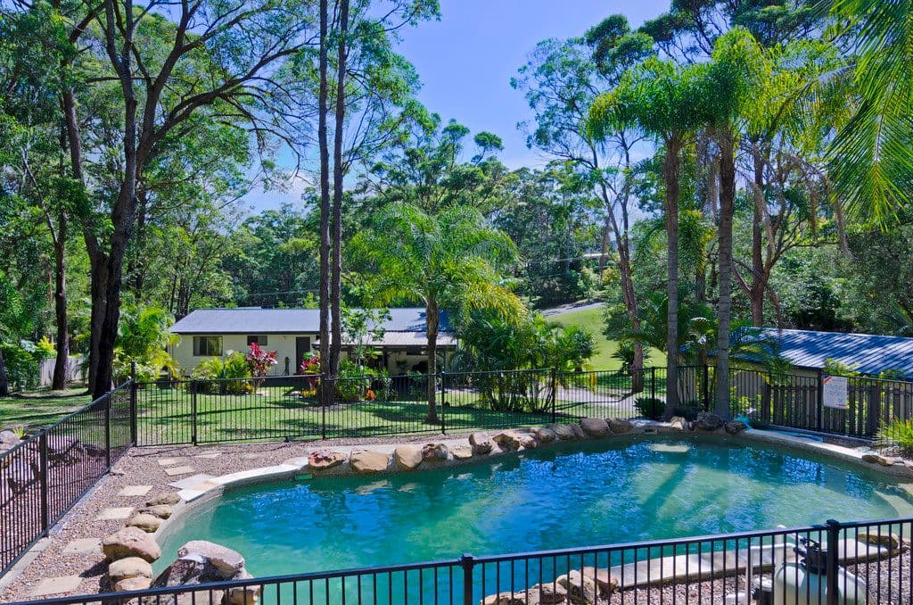 4 Evergreen Drive, ELANORA QLD 4221, Elanora - Thumbnail 2