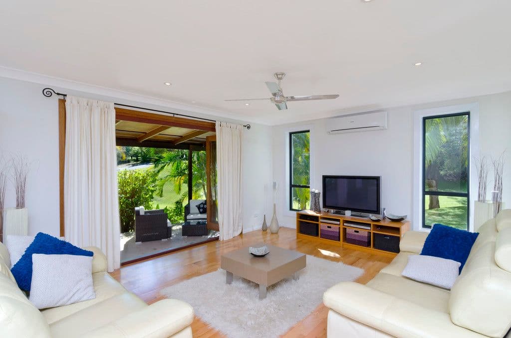 4 Evergreen Drive, ELANORA QLD 4221, Elanora - Thumbnail 3