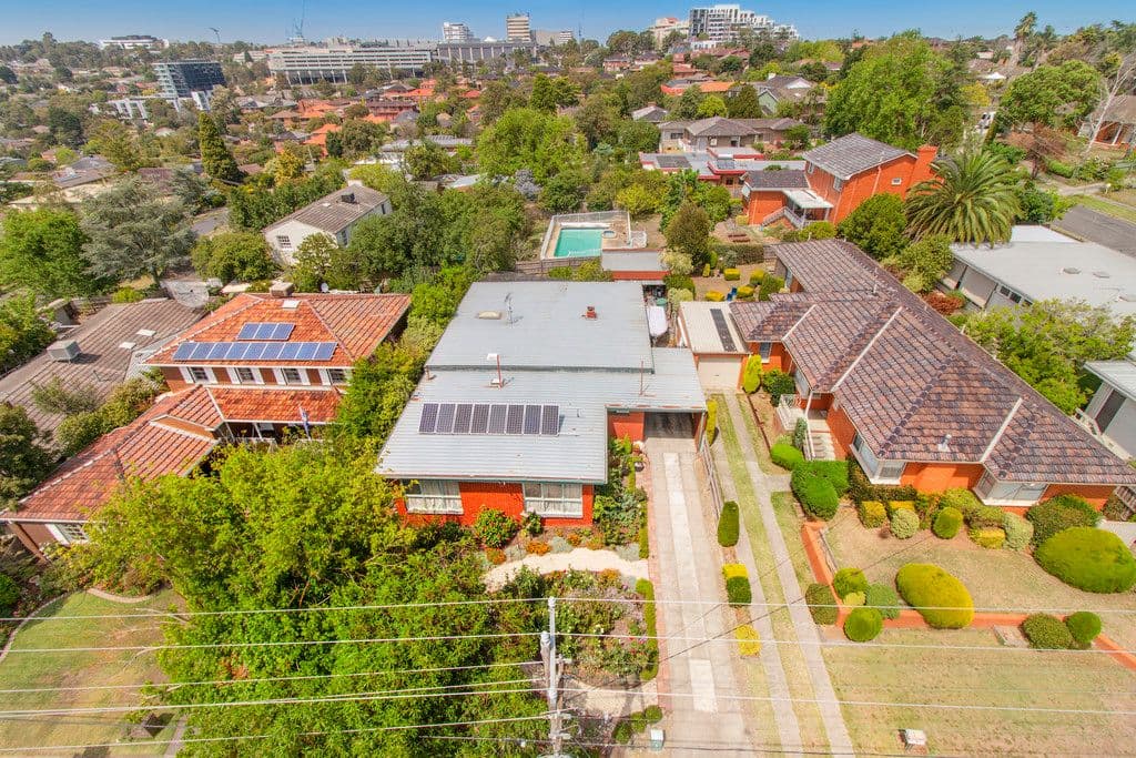10 Winston Drive, Doncaster VIC 3108, Doncaster - Thumbnail 3