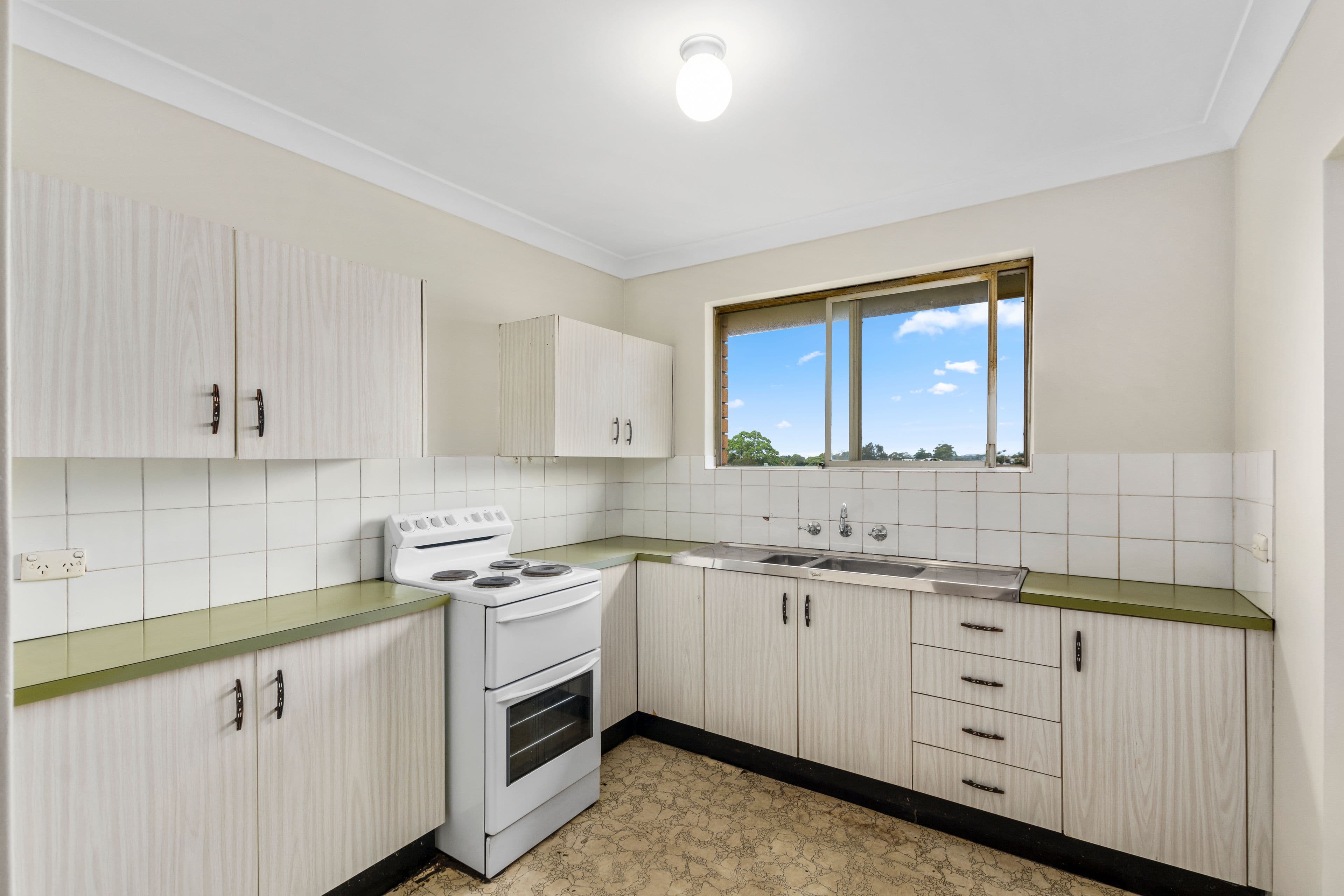 47 Thompson Street, Woonona NSW 2517, Woonona - Thumbnail 2