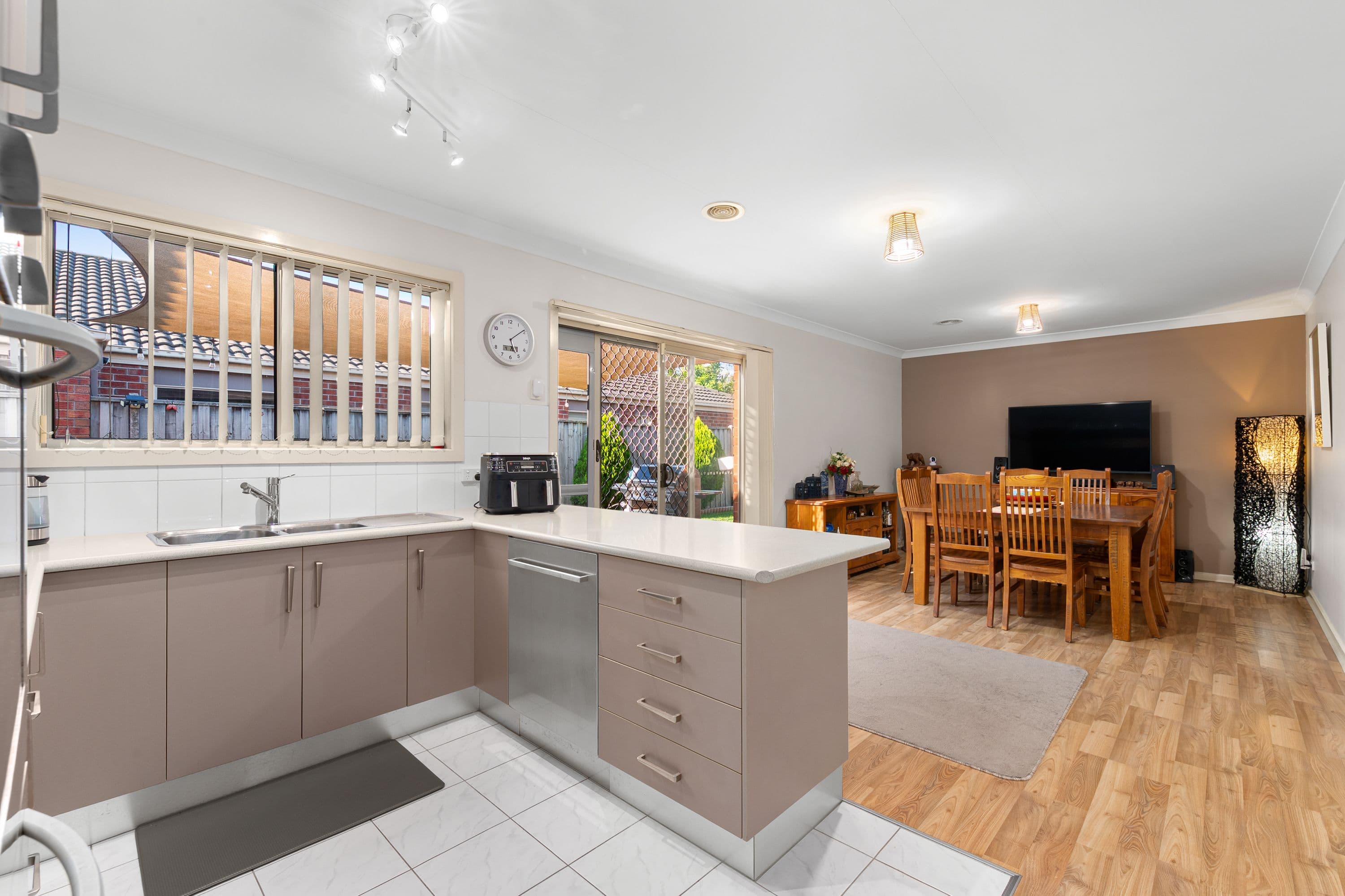 38 Mirrabucca Promenade, South Morang VIC 3752, South Morang - Thumbnail 4