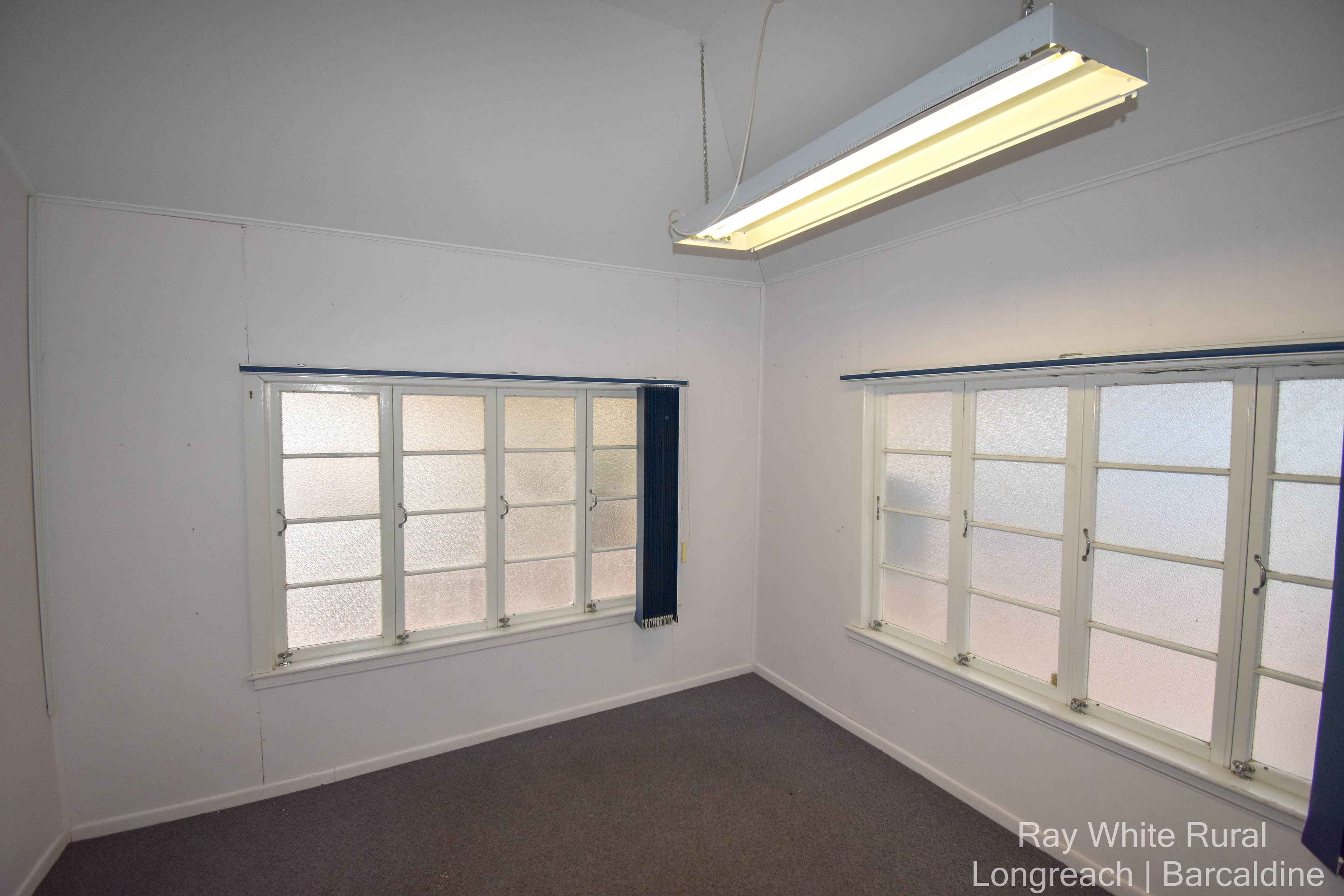 15 Pelican Street, Longreach QLD 4730, Longreach - Thumbnail 2