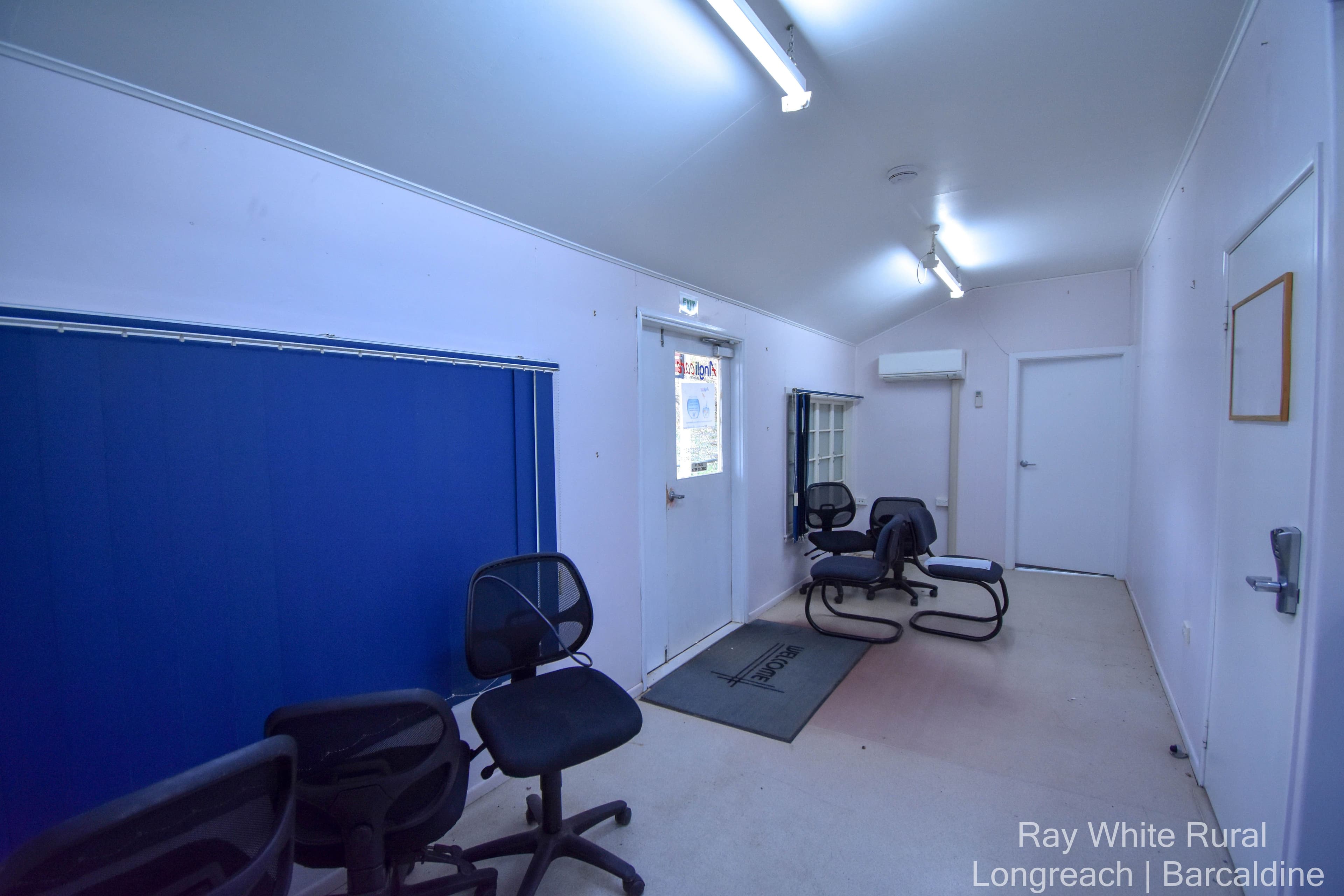 15 Pelican Street, Longreach QLD 4730, Longreach - Thumbnail 3
