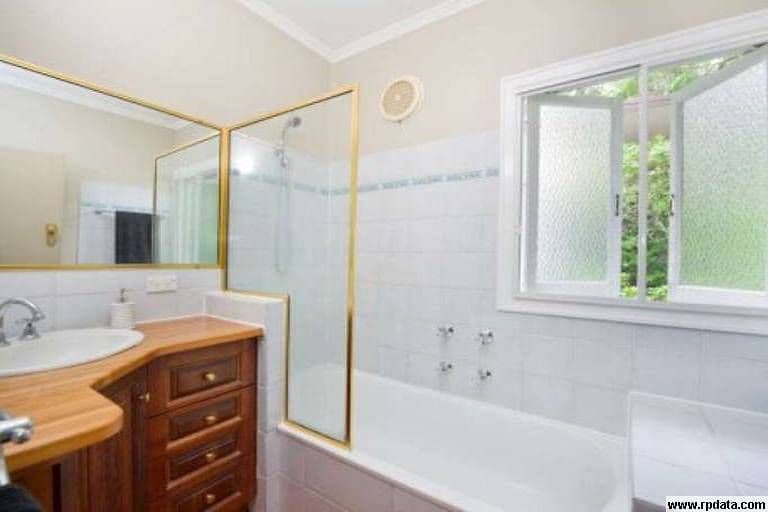 33 Equinox Street, TARINGA QLD 4068, Taringa - Thumbnail 3