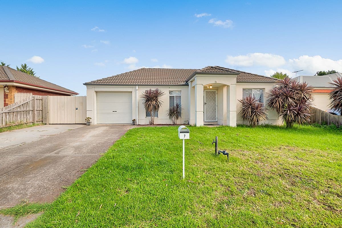 7 Ovata Place, Cranbourne West VIC 3977, Cranbourne West - Image 1