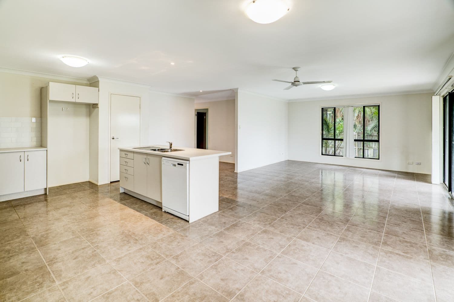 11 Sea Eagle Drive, Lowood QLD 4311, Lowood - Thumbnail 5