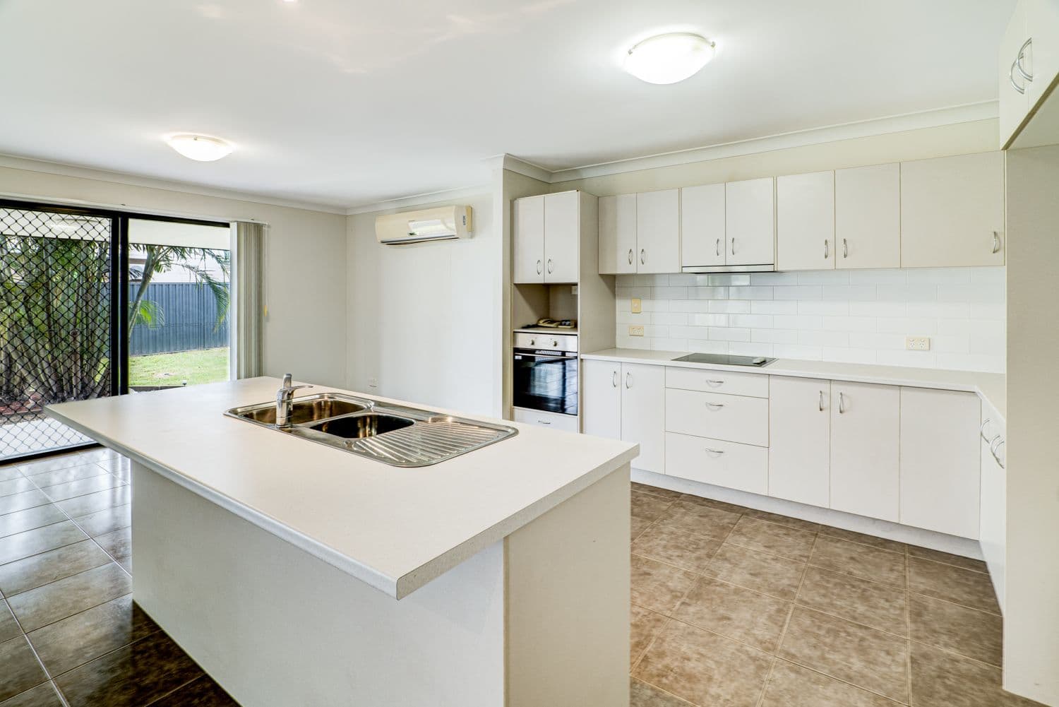 11 Sea Eagle Drive, Lowood QLD 4311, Lowood - Thumbnail 7