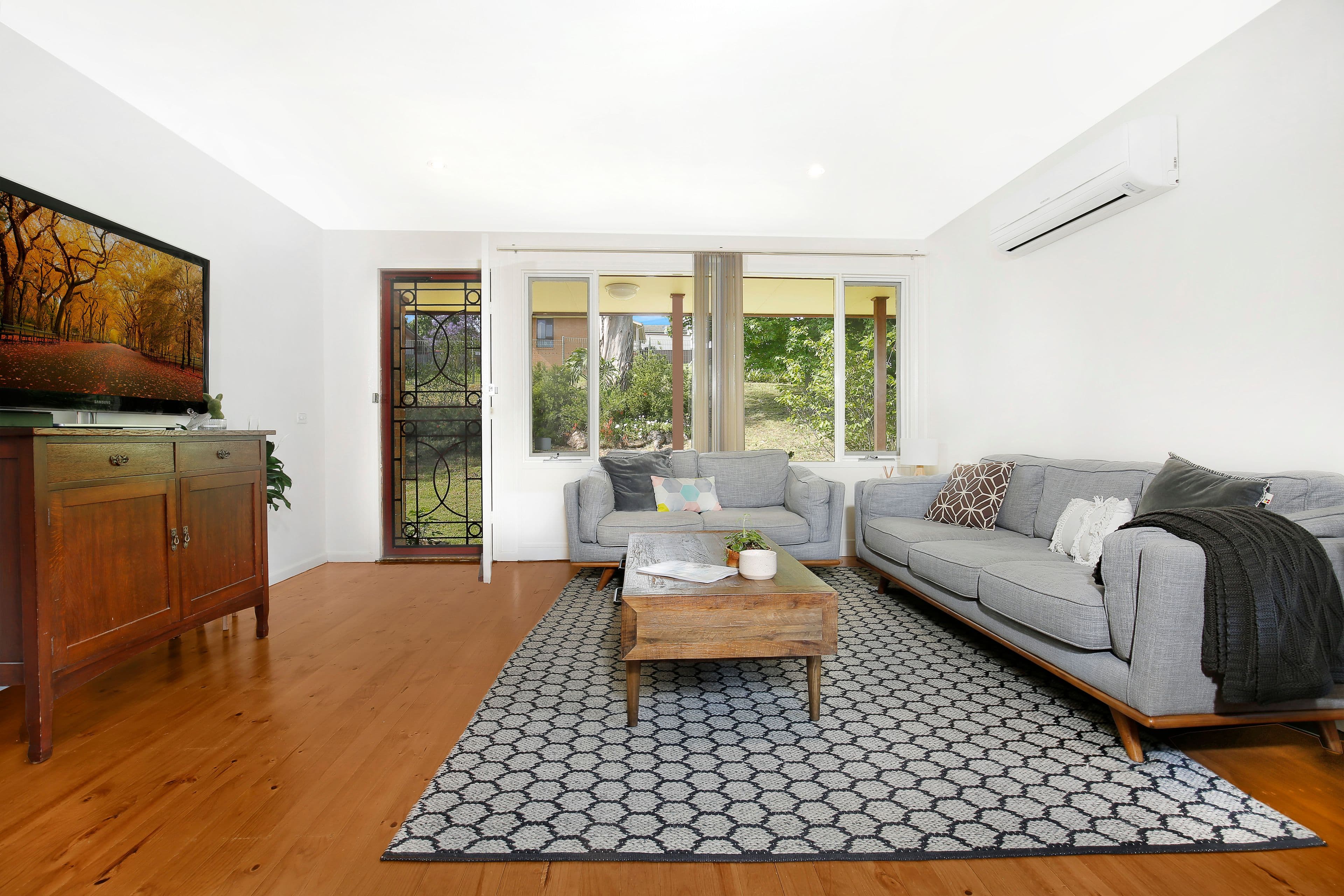 4 Kotara Crescent, Unanderra - Image 1