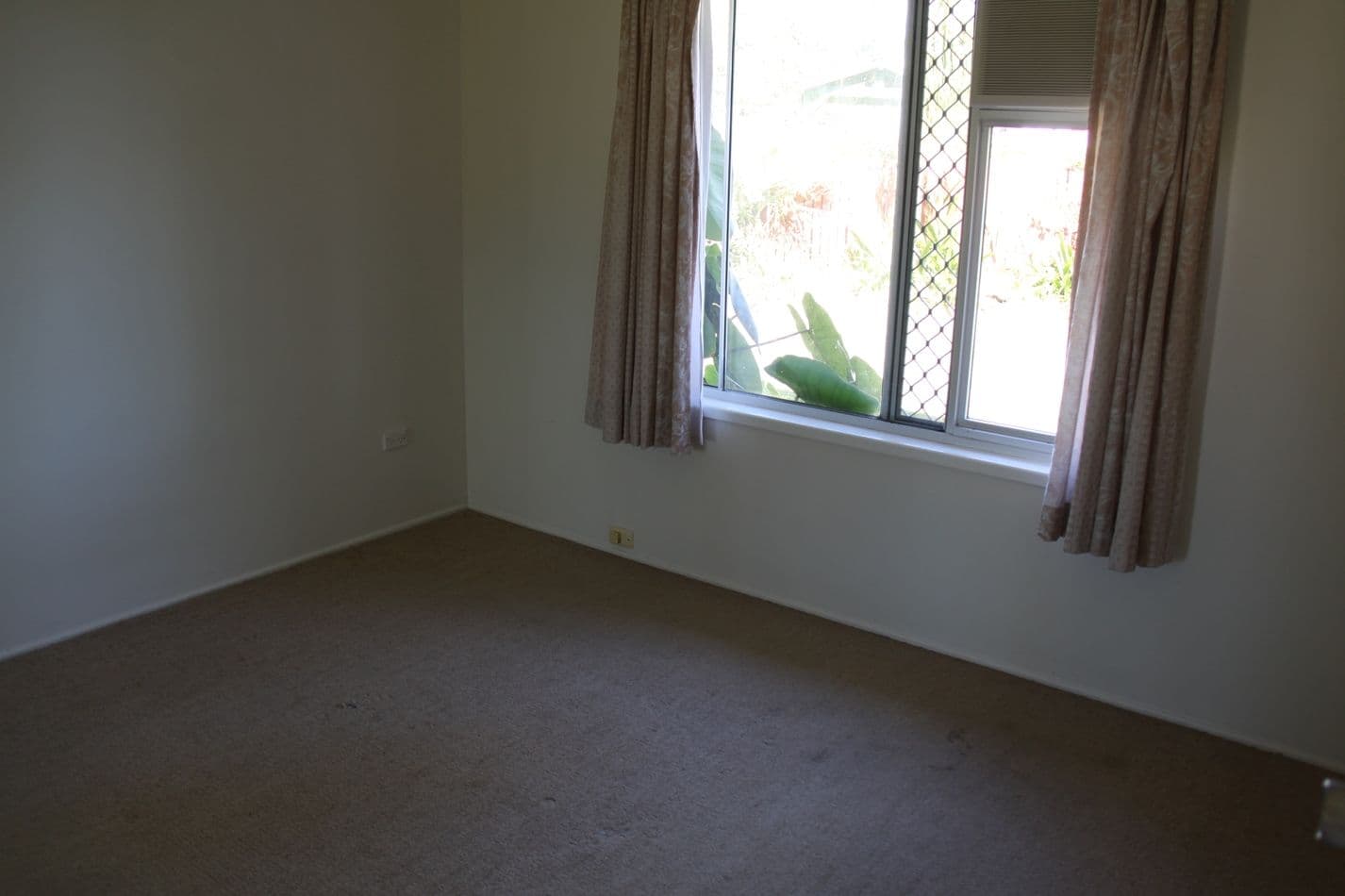 4 Pryde Street, TANNUM SANDS QLD 4680, Tannum Sands - Thumbnail 8