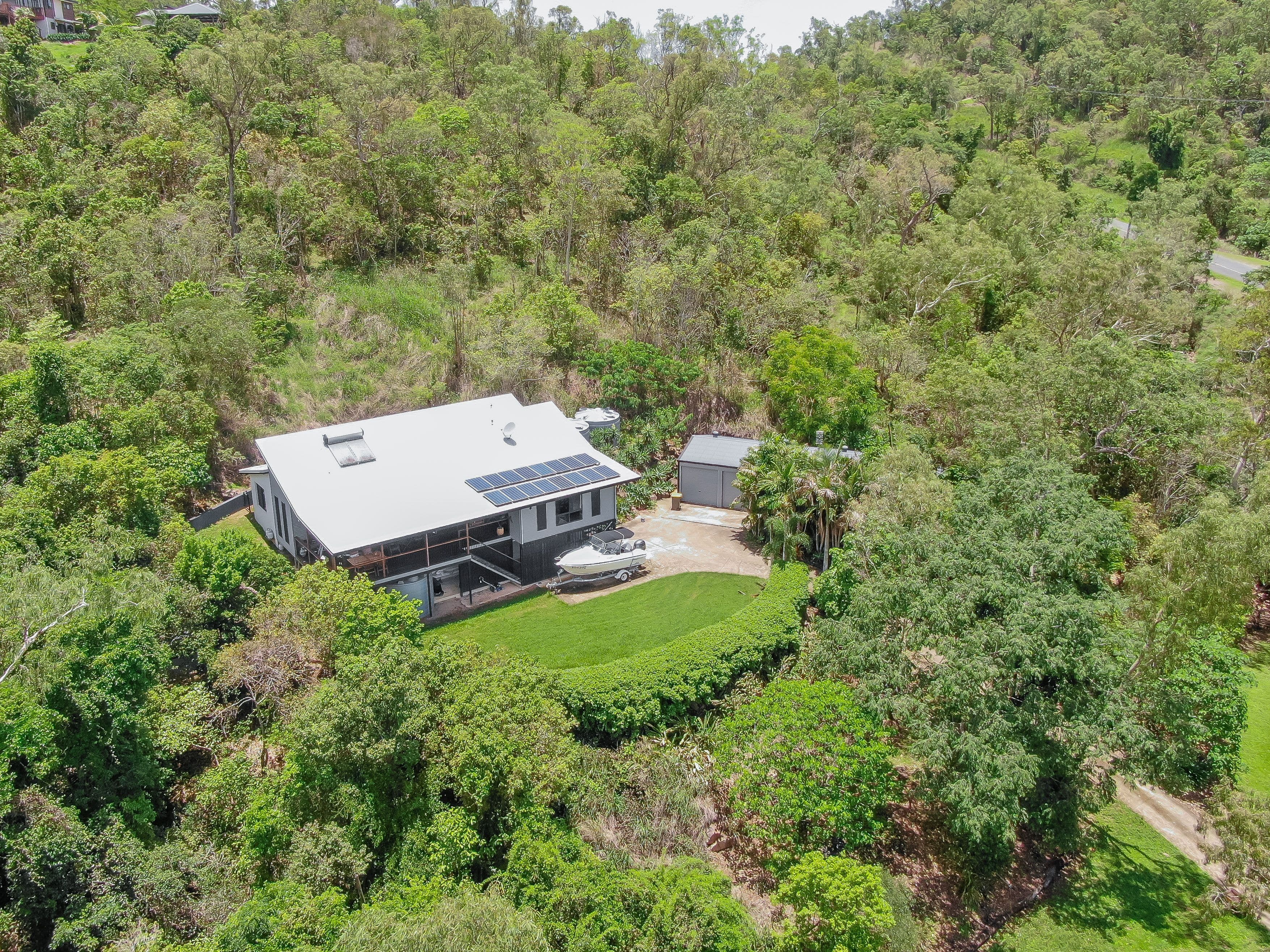 2 Pringle Road, Cannonvale QLD 4802, Cannonvale - Thumbnail 2