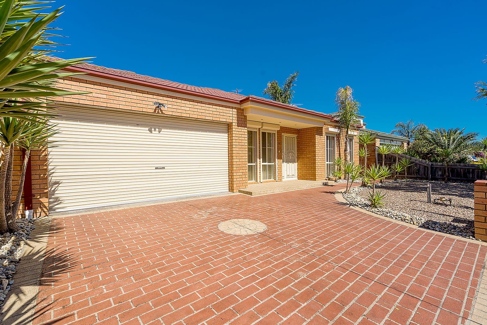 46 Santa Cruz Boulevard, Roxburgh Park VIC 3064, Roxburgh Park - Thumbnail 2